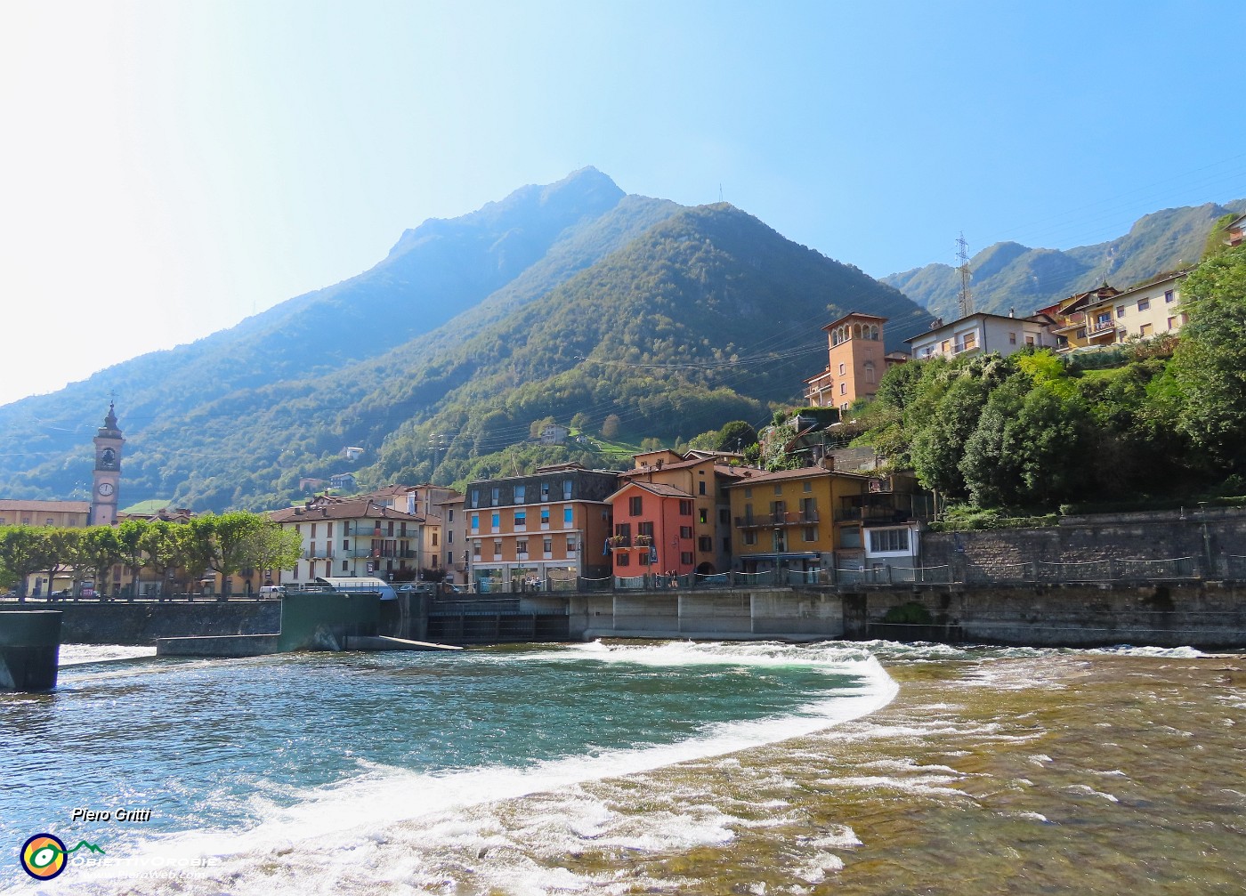 63 Chiusa ENEL sul fiume Brembo, ora aperta .JPG